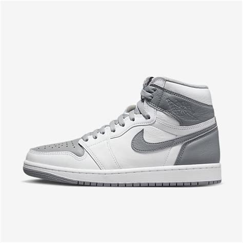 grijze sneakers heren nike|Grijze Jordan 1 low, Jordan 1 mid en Jordan 1 high sneakers..